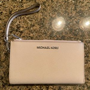 Micheal Kors Wristlet